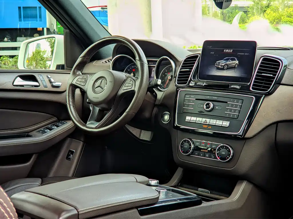 Mercedes-Benz GLE 2018 — фото 10