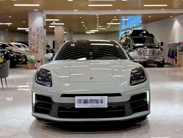 Porsche Panamera 2025