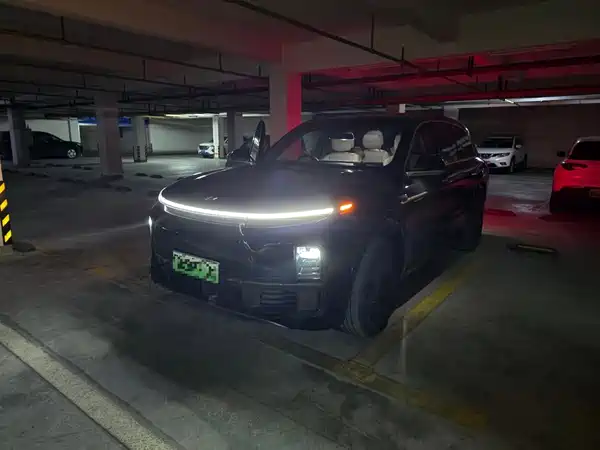 Li Auto L8 2024