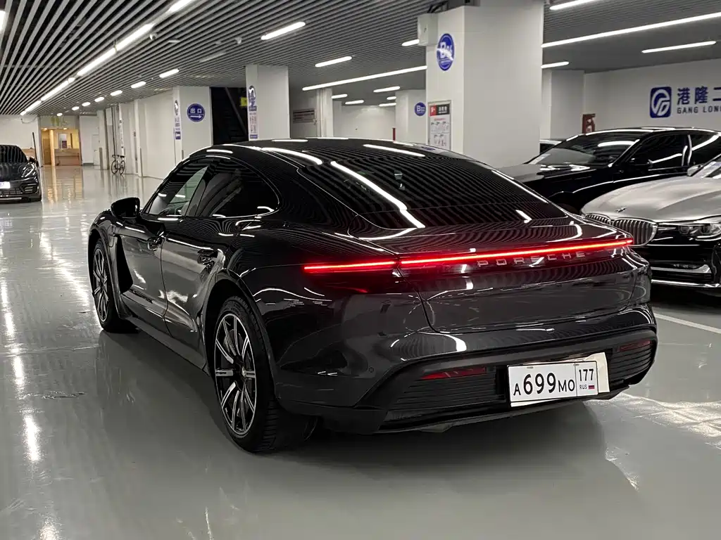 Porsche Taycan 2021 — фото 14