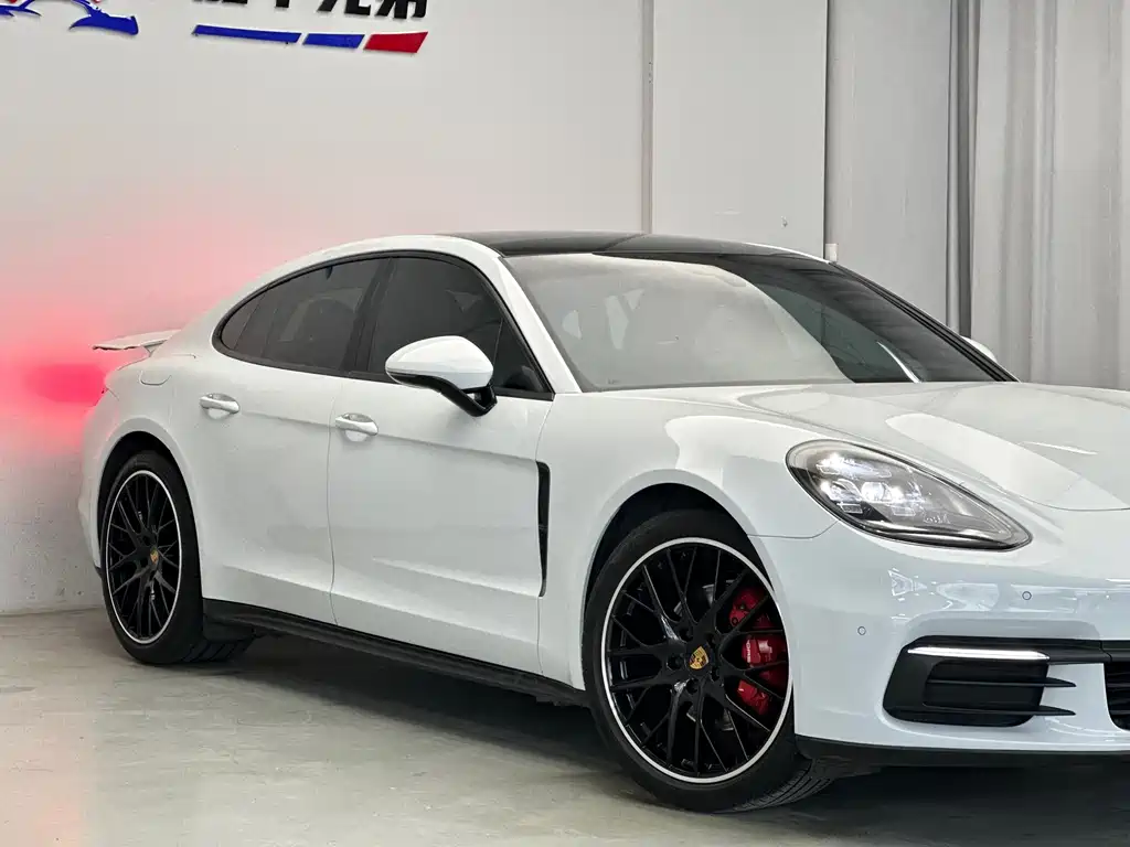 Porsche Panamera 2018 — фото 8