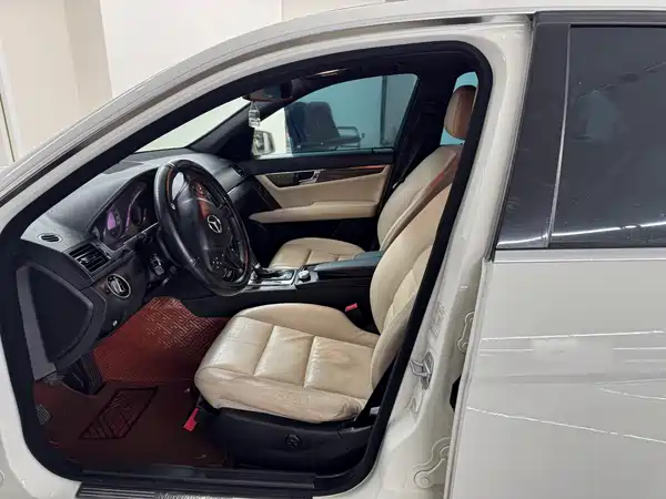 Mercedes-Benz C-Class 2011