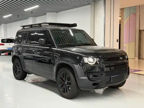 Land Rover Defender 2024