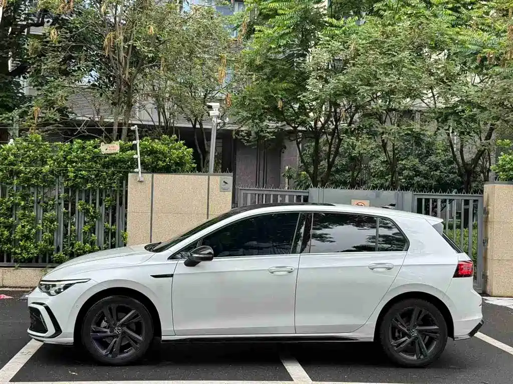 Volkswagen Golf 2022