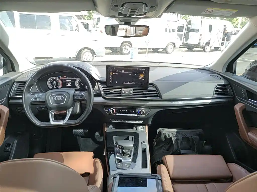 Audi Q5L 2022 — фото 10