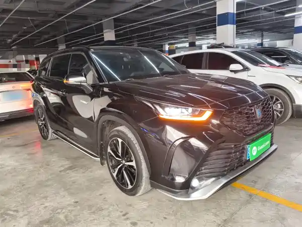 Toyota Crown Kluger 2022
