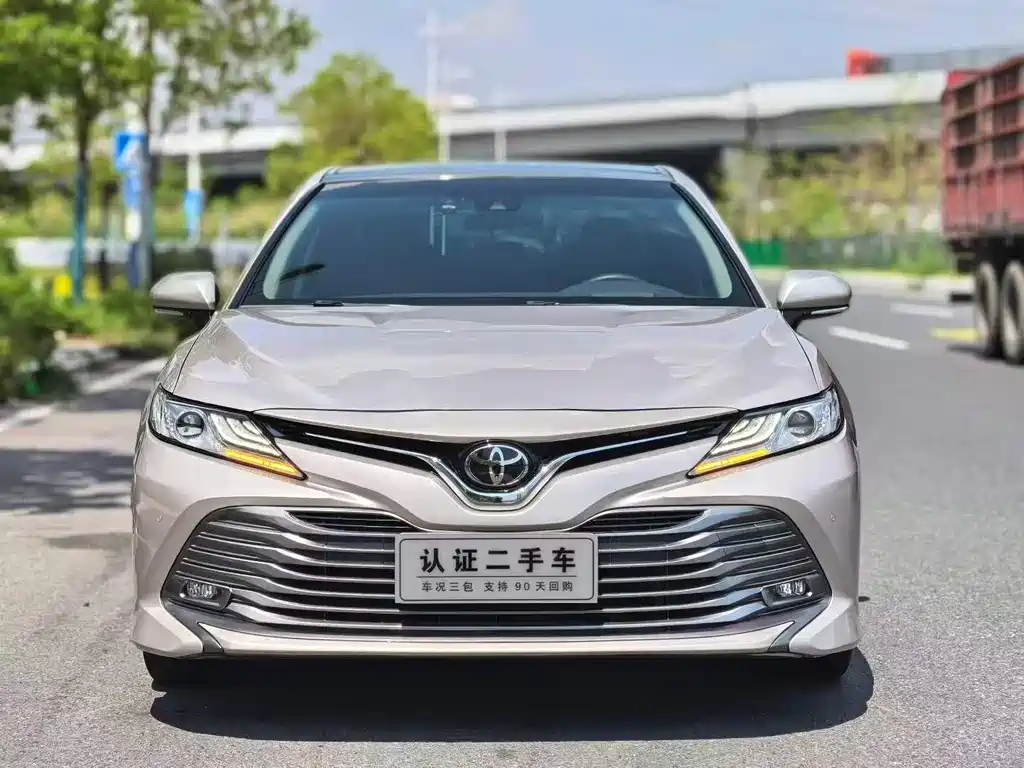 Toyota Camry 2020 — фото 2