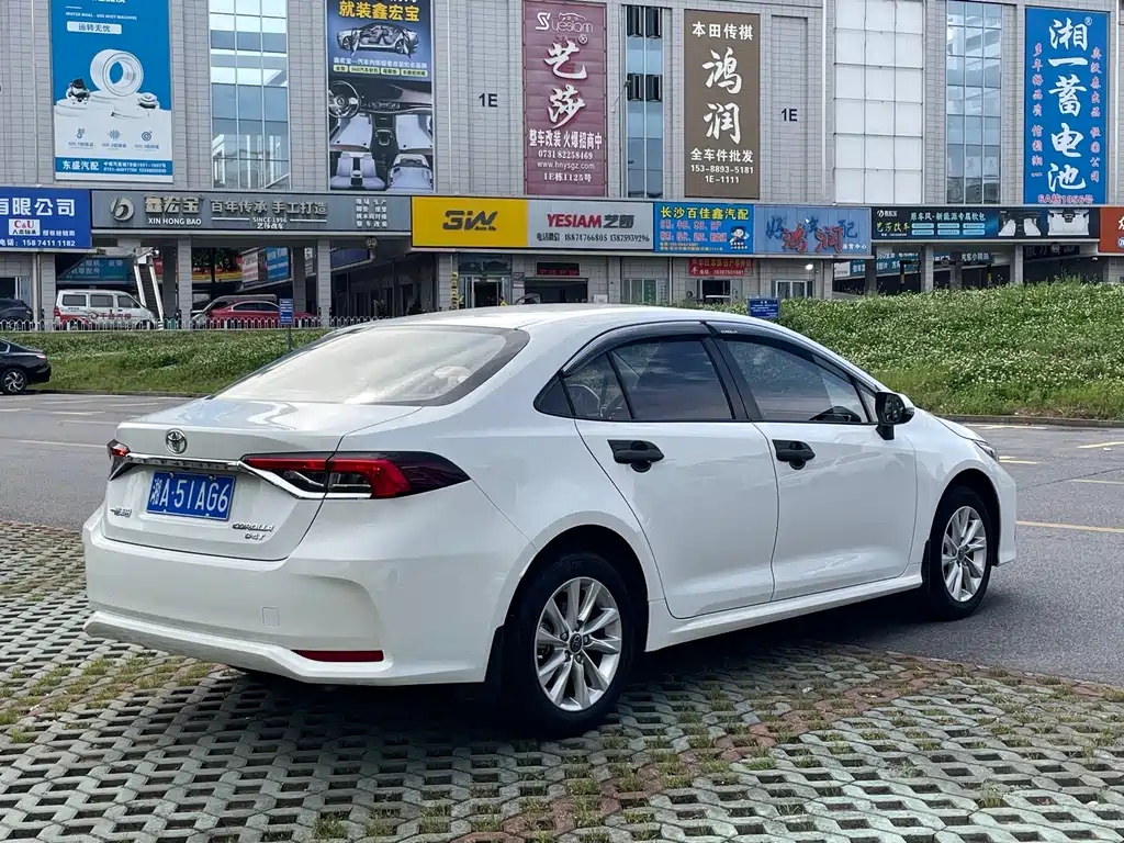 Toyota Corolla 2023 — фото 16