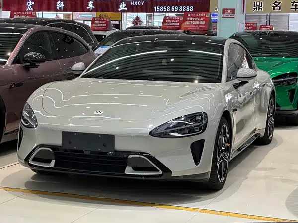 Xiaomi SU7 2024