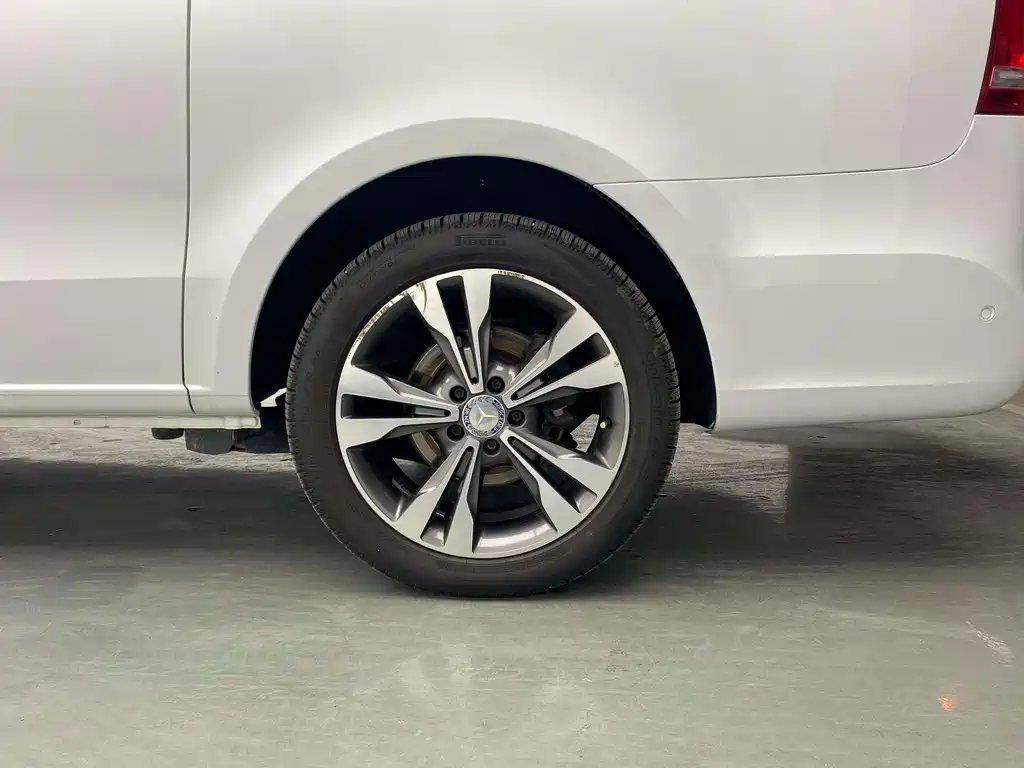 Mercedes-Benz V-Class 2016 — фото 11