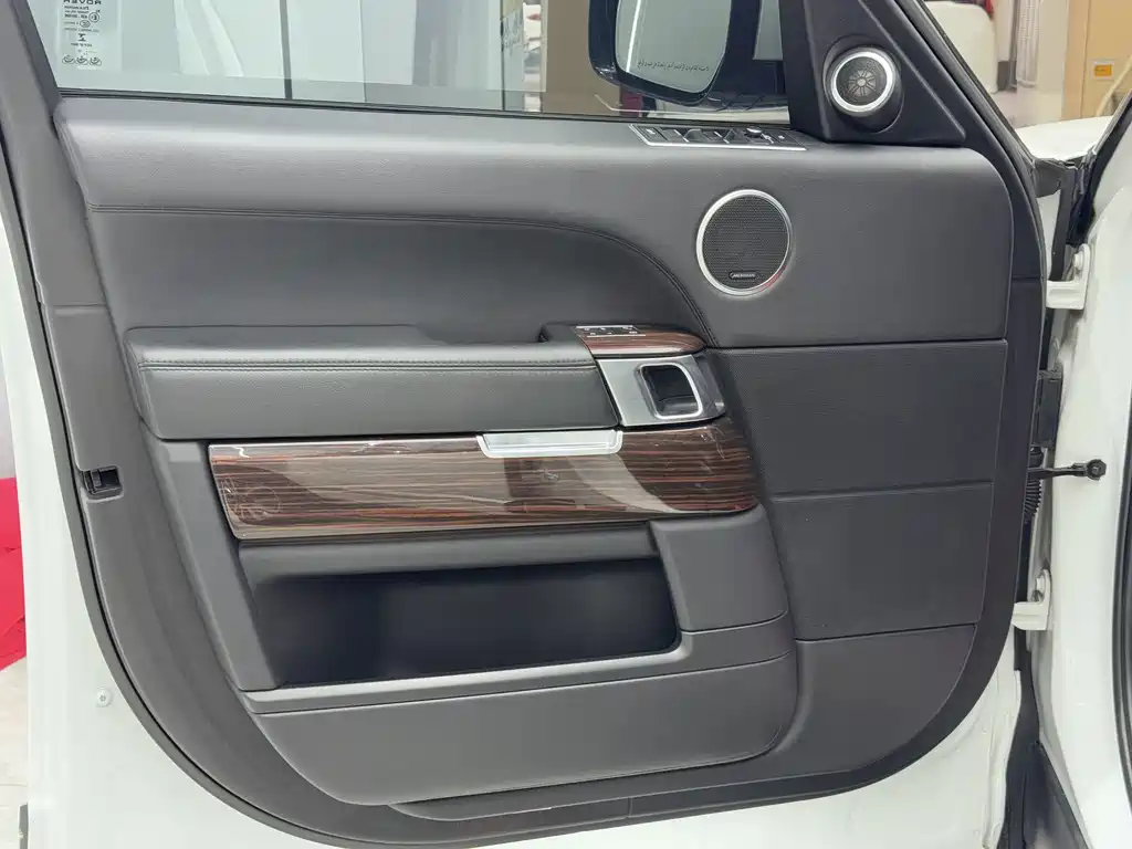 Land Rover Range Rover 2018 — фото 19