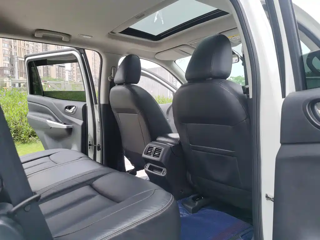 Nissan Terra 2018 — фото 12