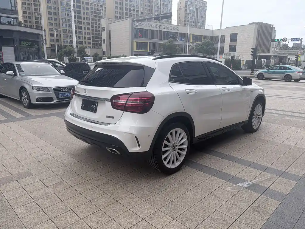 Mercedes-Benz GLA 2018 — фото 15