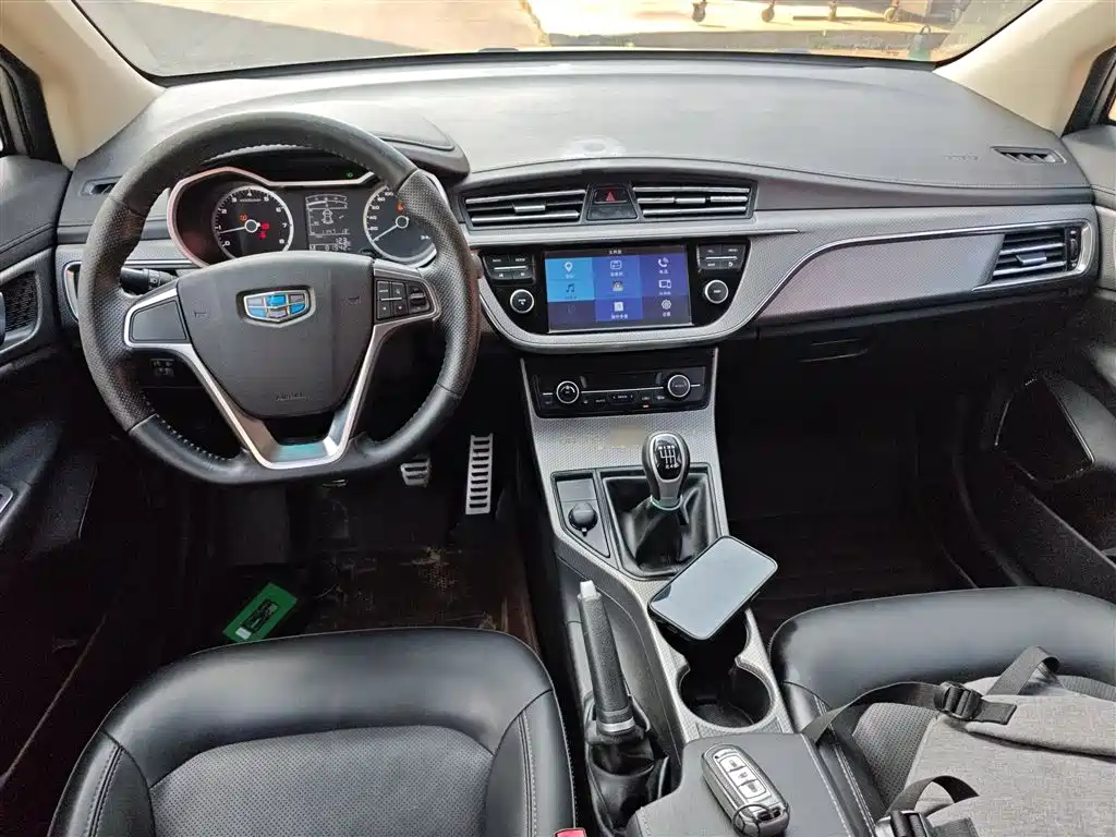 Geely Emgrand GS 2017 — фото 10