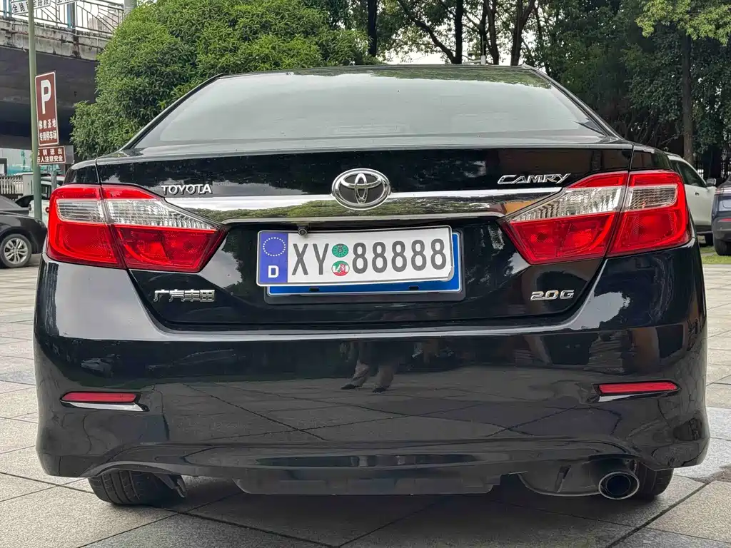 Toyota Camry 2014 — фото 4