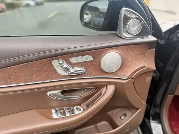 Mercedes-Benz E-Class 2022