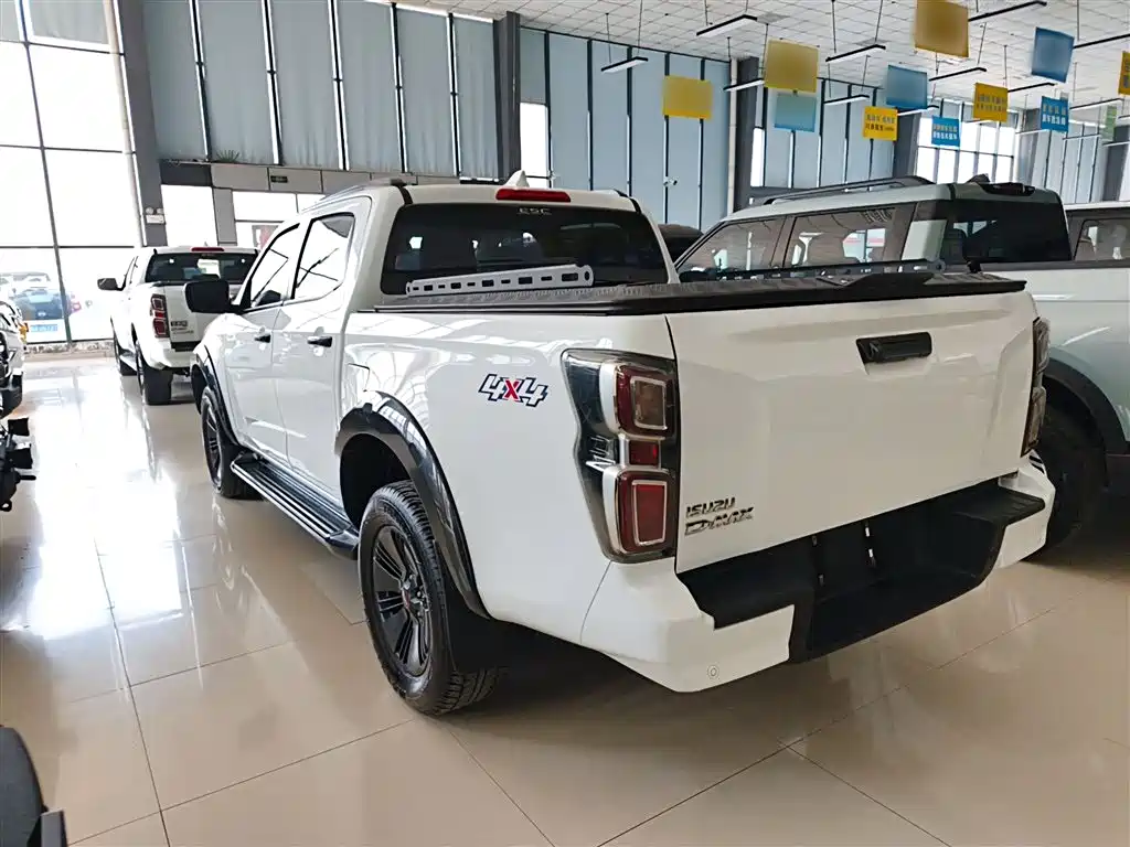 Isuzu D-MAX 2023 — фото 5