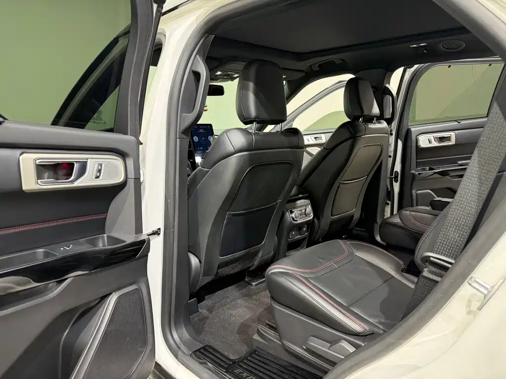 Ford Explorer 2020 — фото 18