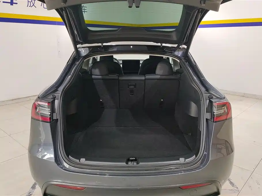 Tesla Model Y 2023 — фото 4
