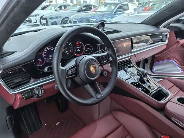Porsche Panamera 2023