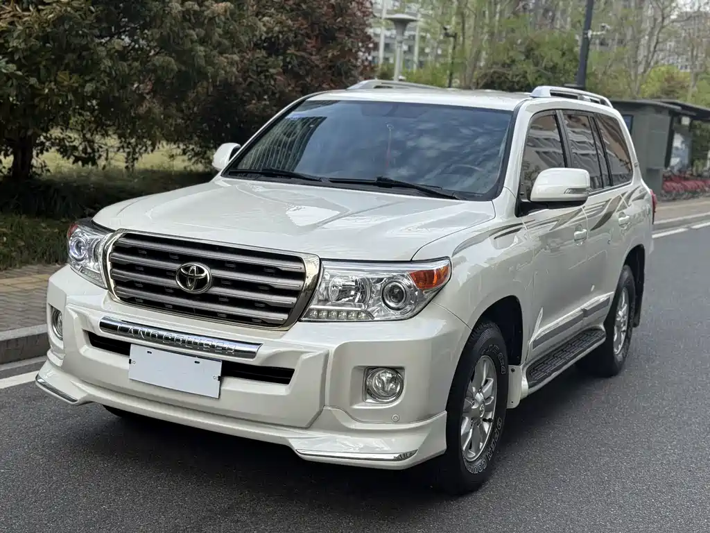 Toyota Land Cruiser 2016 — фото 1