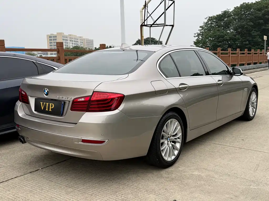 BMW 5 Series 2015 — фото 7