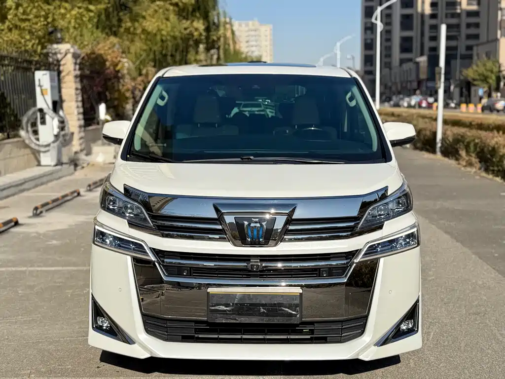 Toyota Vellfire 2022 — фото 2