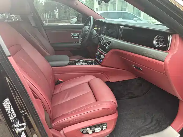 Rolls-Royce Ghost 2023