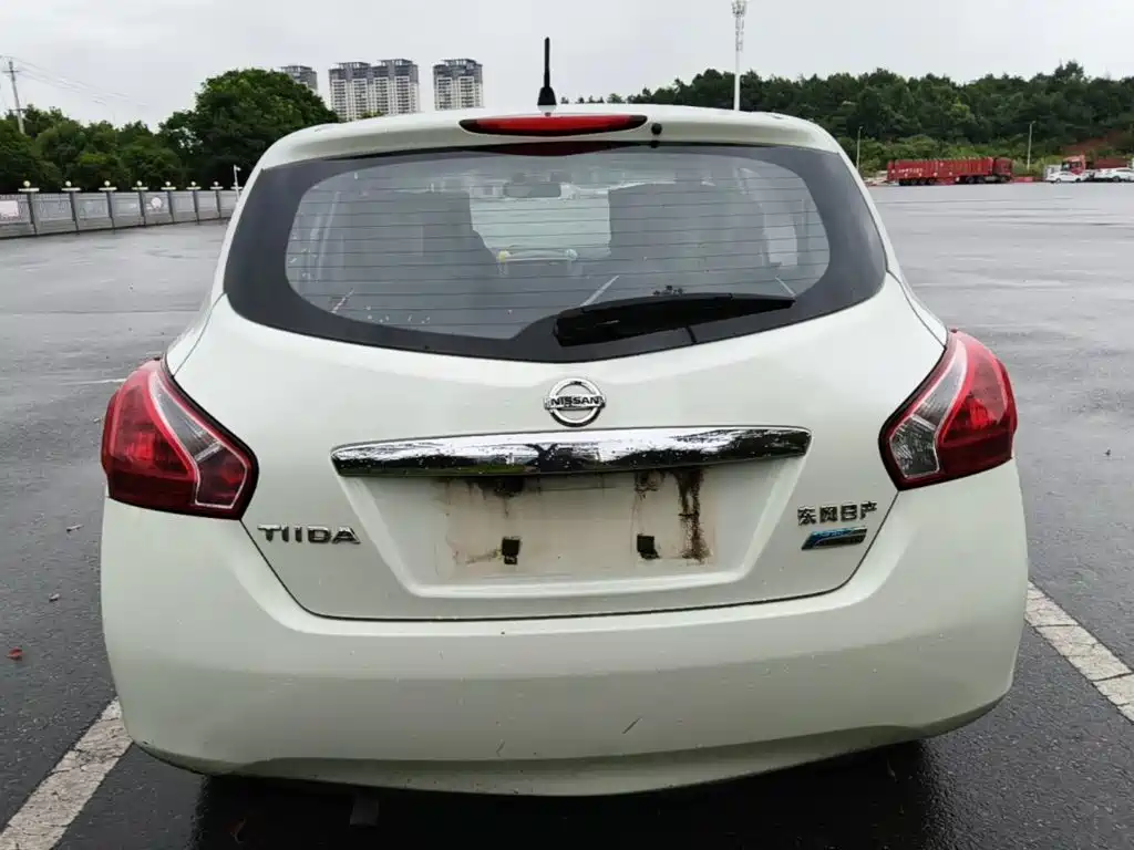 Nissan Tiida 2015