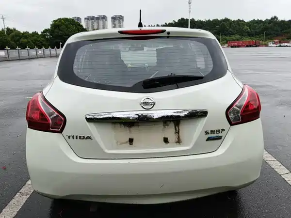 Nissan Tiida 2015