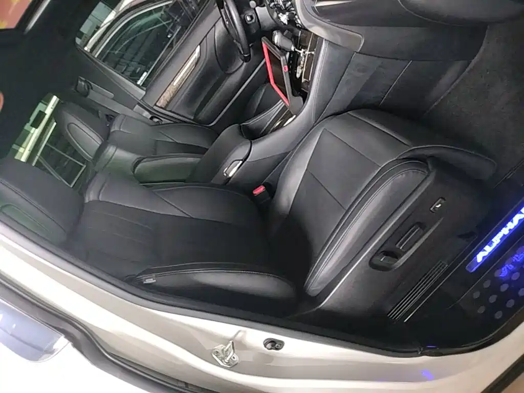 Toyota Alphard 2021 — фото 25