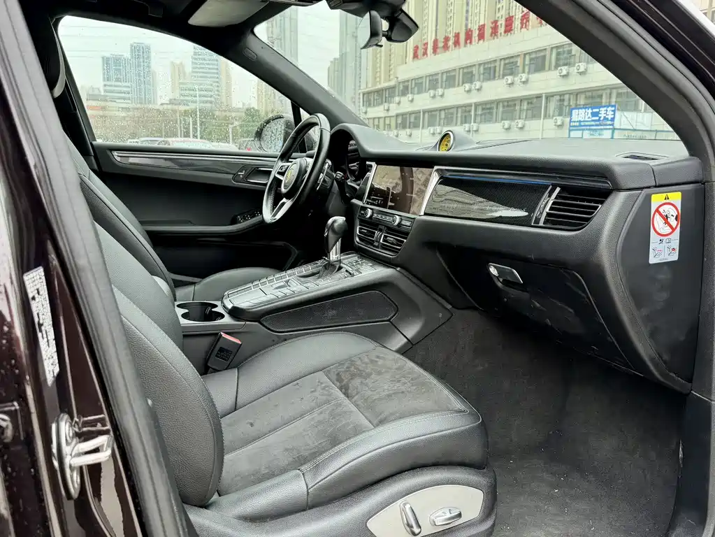Porsche Macan 2020 — фото 14