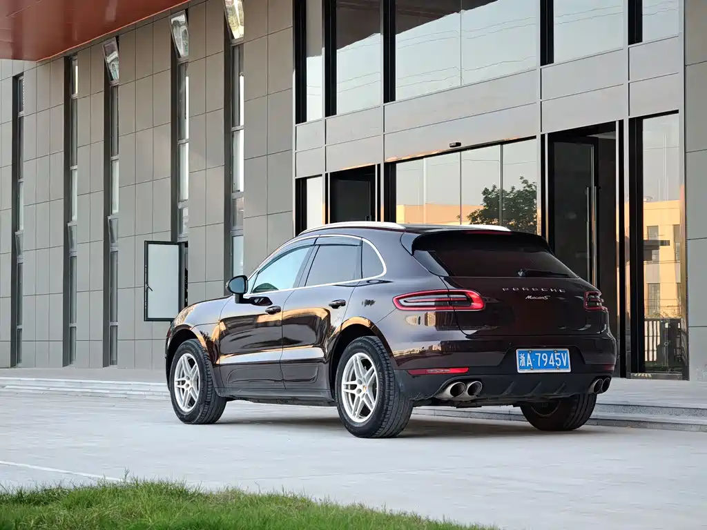 Porsche Macan 2015 — фото 16