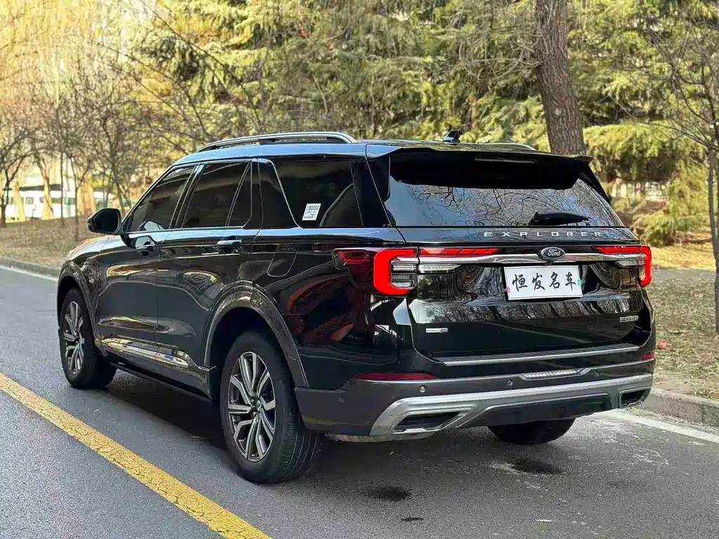 Ford Explorer 2023 — фото 16