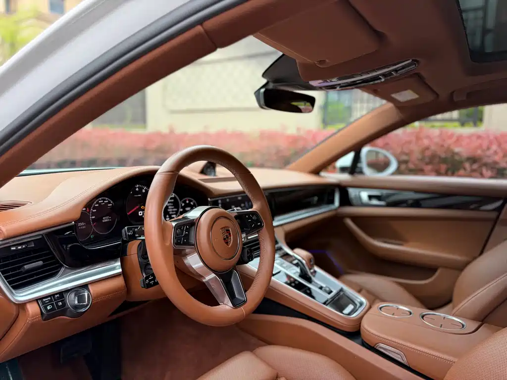 Porsche Panamera 2018 — фото 11
