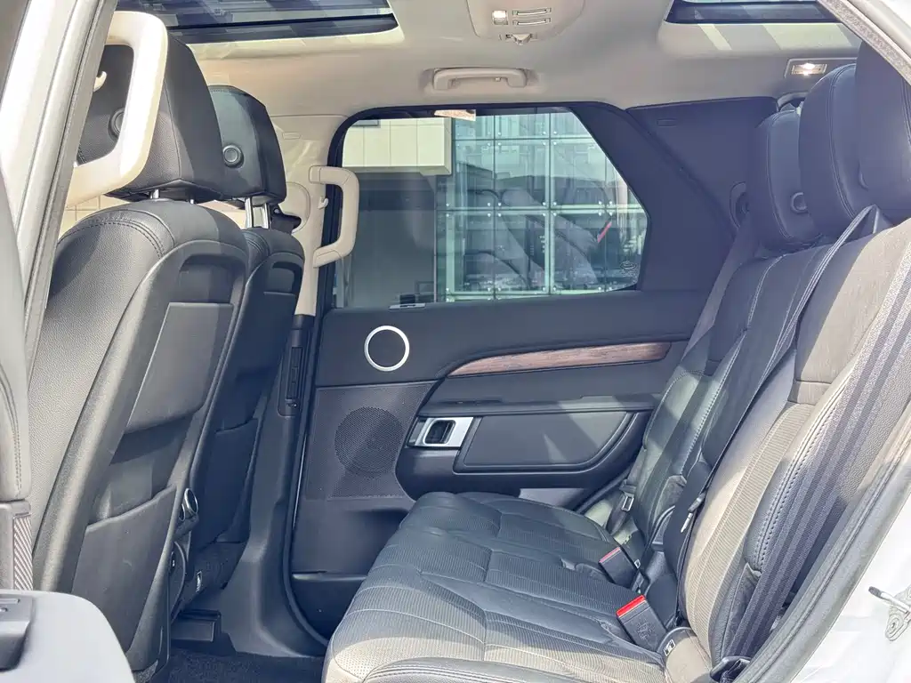 Land Rover Discovery 2019 — фото 14