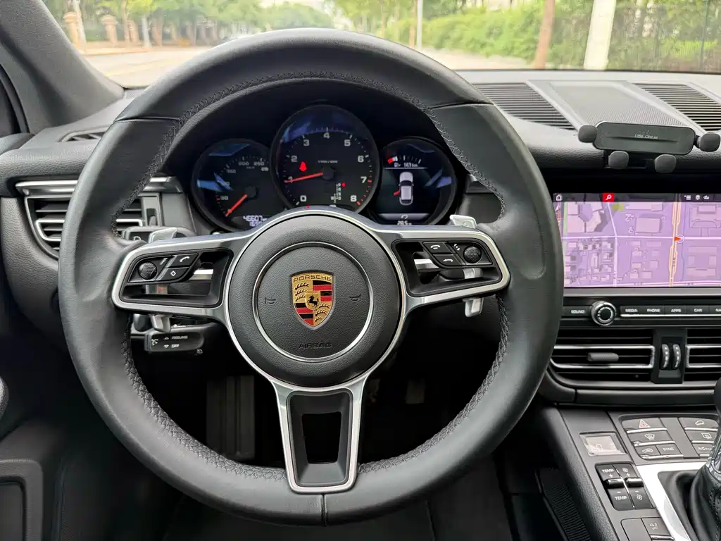 Porsche Macan 2021 — фото 13