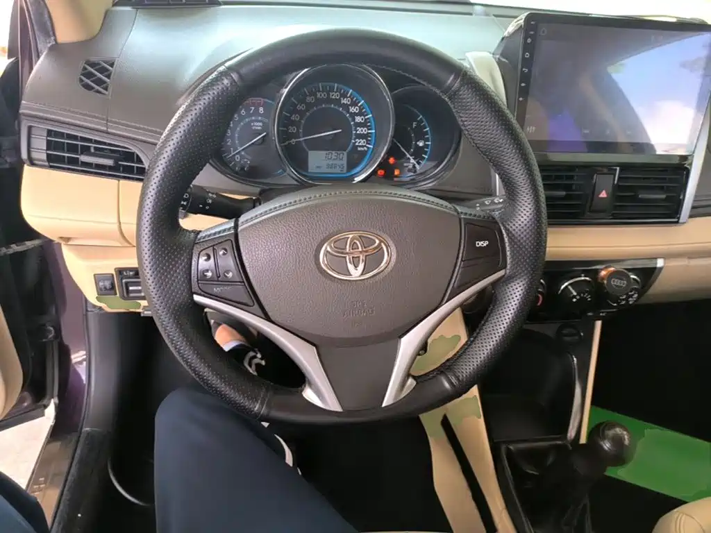Toyota Vios 2015 — фото 11