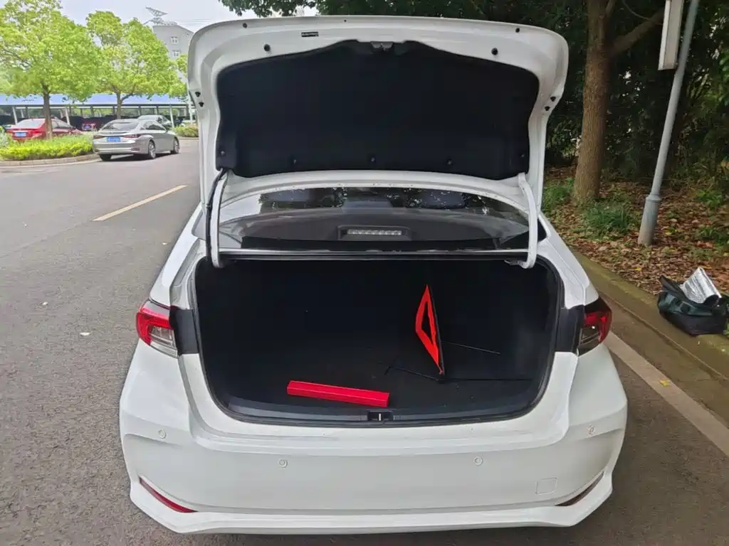 Toyota Corolla 2022 — фото 15