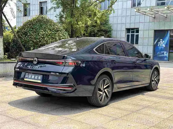Volkswagen Magotan 2024