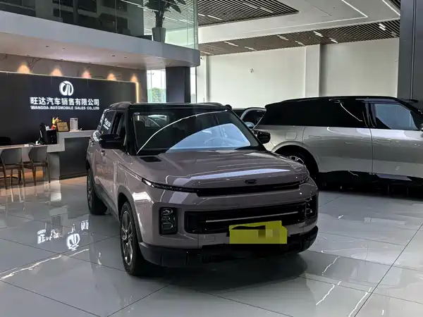 Geely ICON 2025