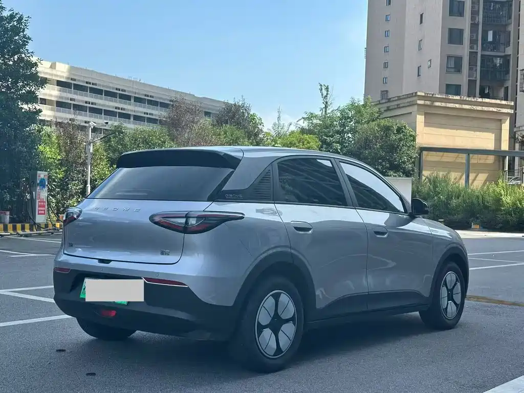 Geely Galaxy Starwish 2025 — фото 9