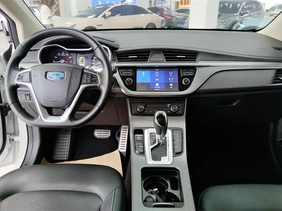 Geely Emgrand GS 2018 — фото 12