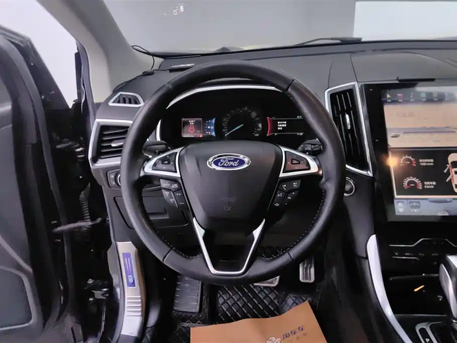 Ford Edge 2017 — фото 15