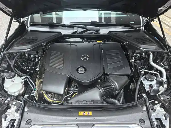 Mercedes-Benz E-Class 2025