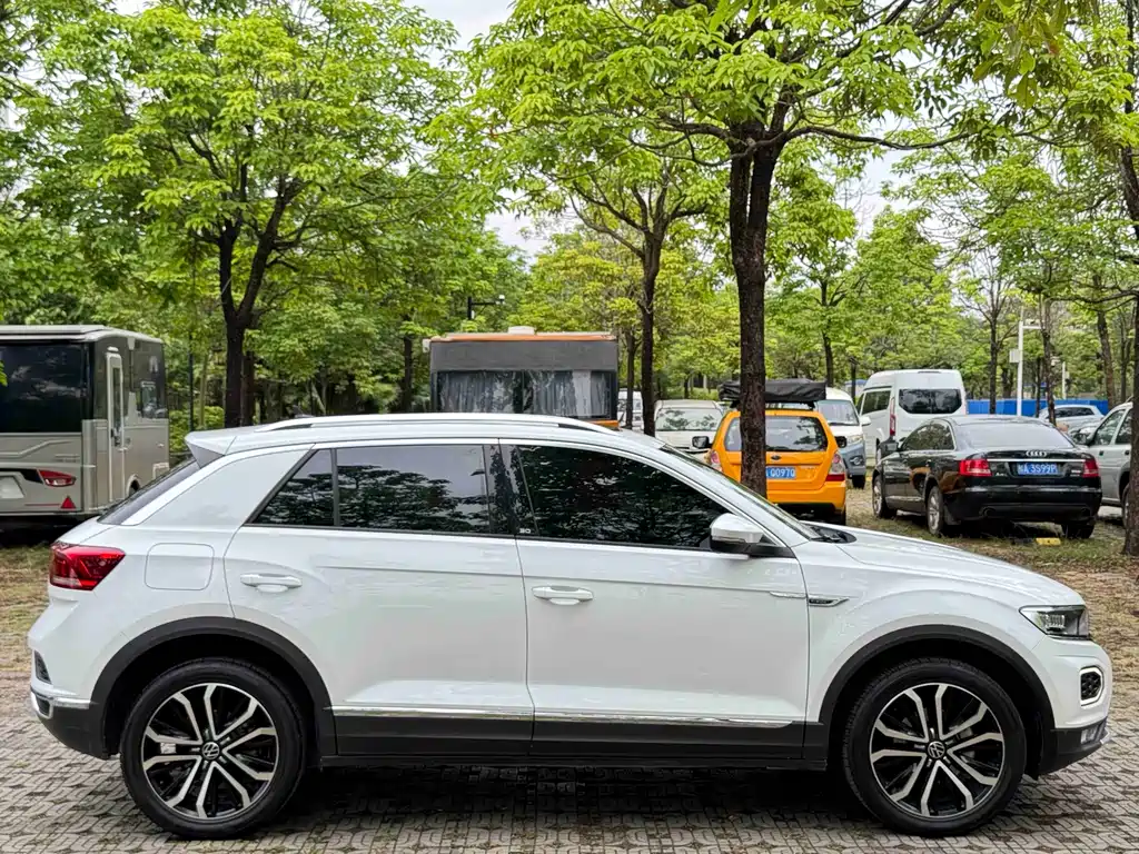 Volkswagen T-Roc 2022 — фото 7