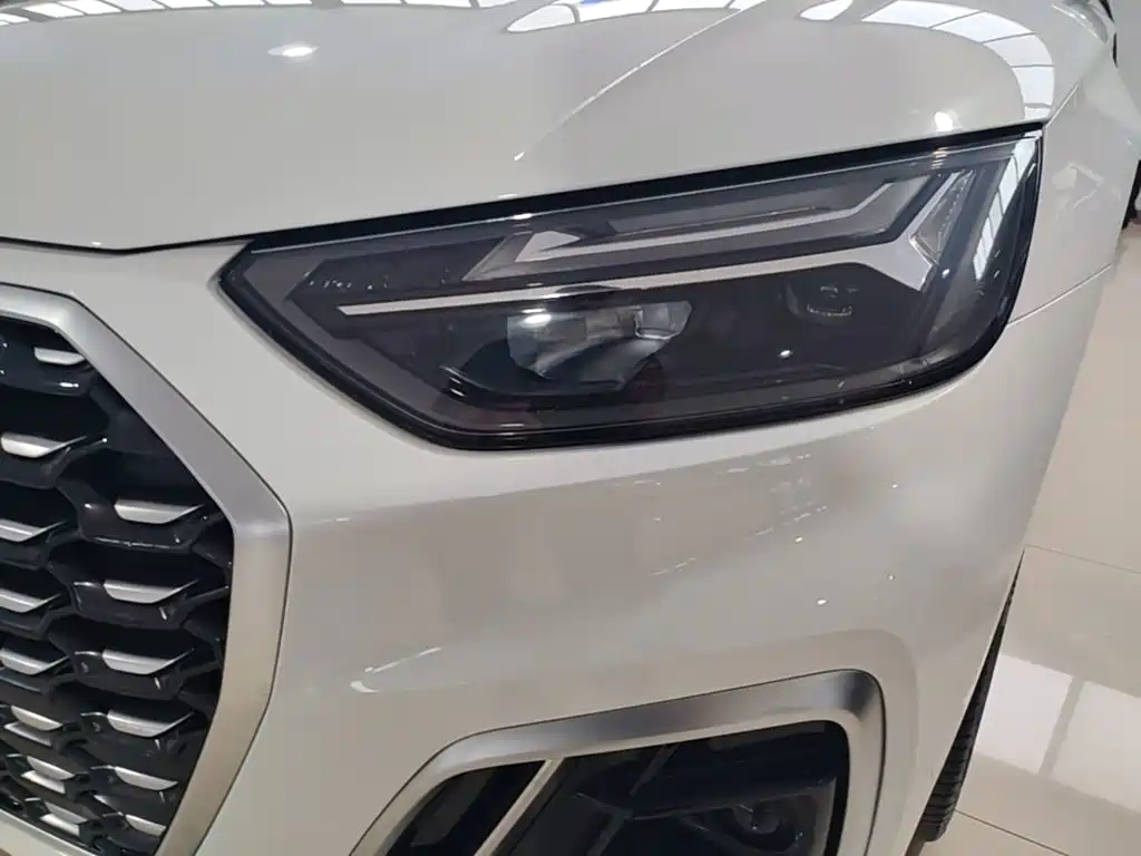 Audi Q5L Sportback 2022 — фото 24