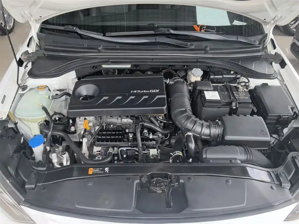 Hyundai Elantra 2019 — фото 20