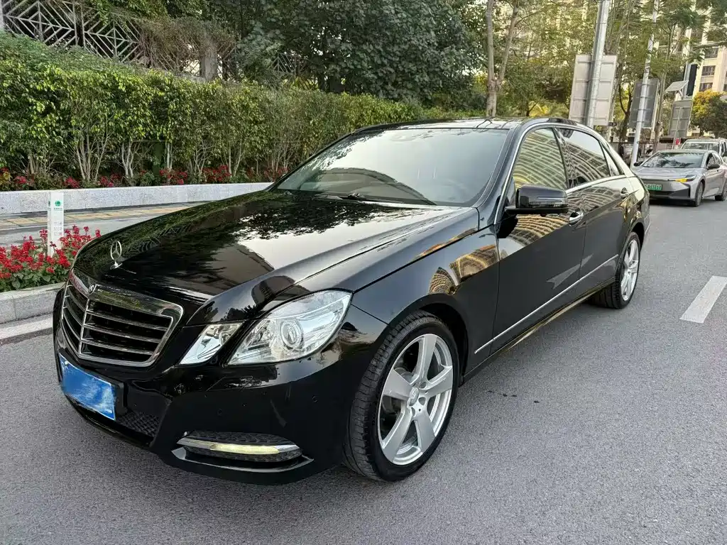 Mercedes-Benz E-Class 2013 — фото 1