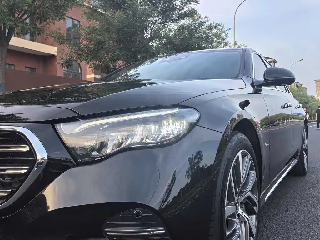 Mercedes-Benz E-Class 2025